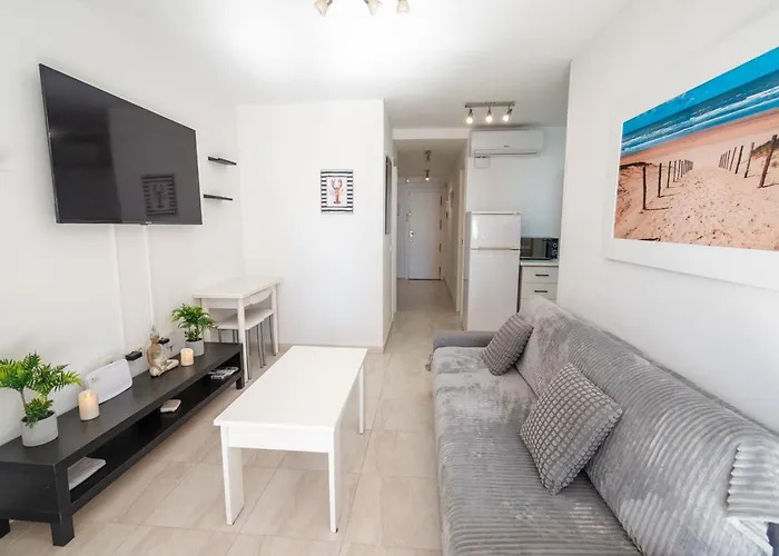 Coblanca 7 3-2 Levante Apartment
